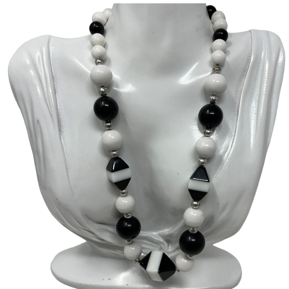 Vintage Necklace Black and White Graduated Acrylic Beads 19 inches
